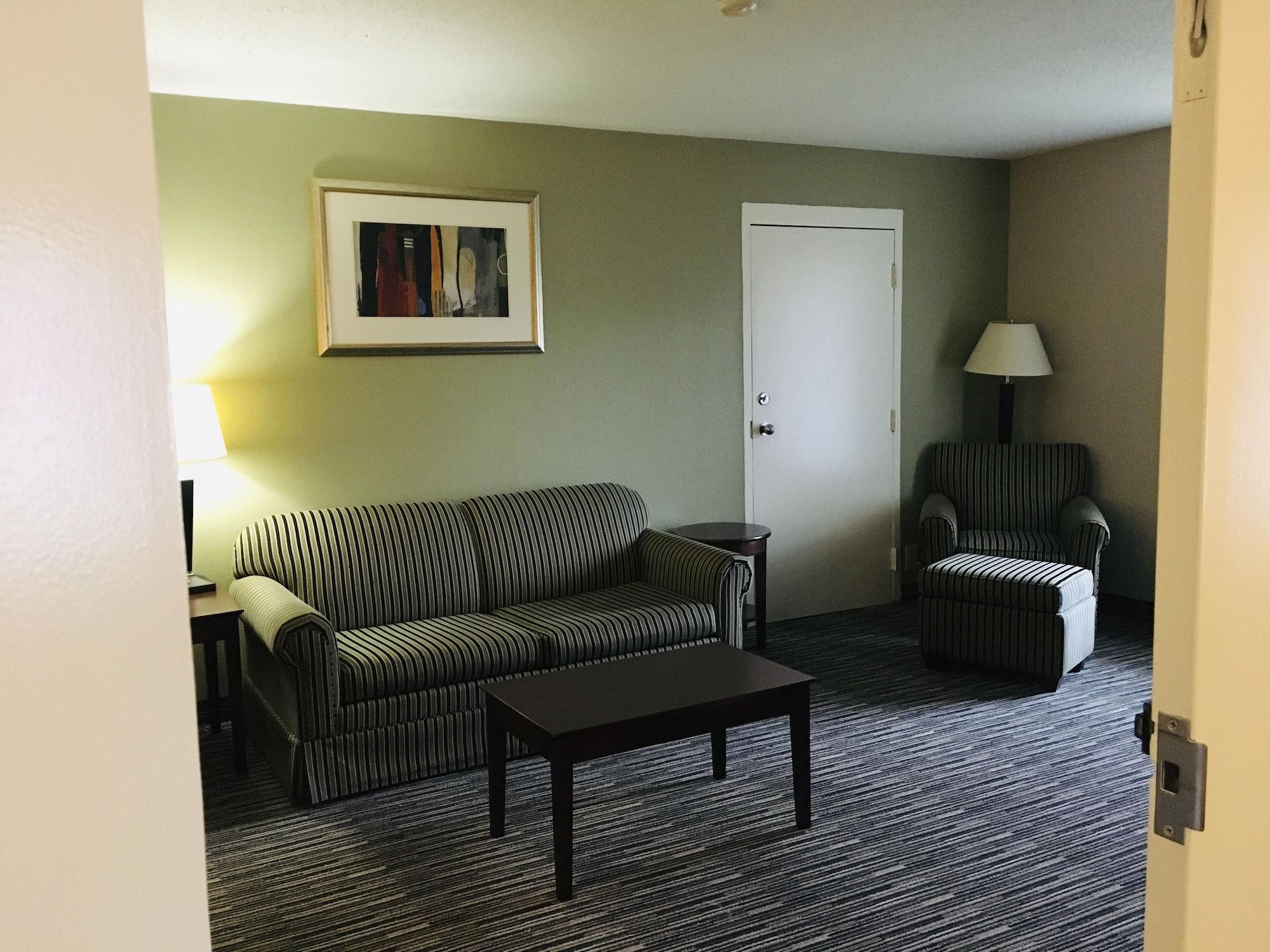 Ramada By Wyndham Batesville Exterior photo