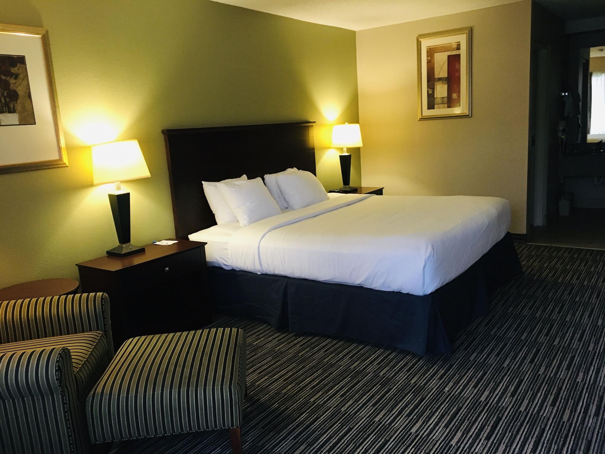 Ramada By Wyndham Batesville Exterior photo